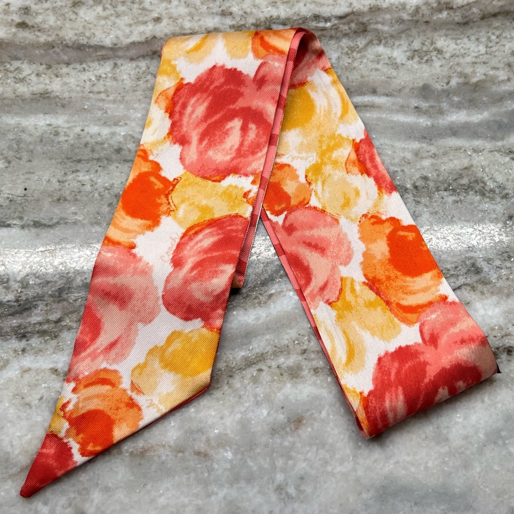 COACH TWILLY. Orange, Red, Yellow - Reversible flower/logo